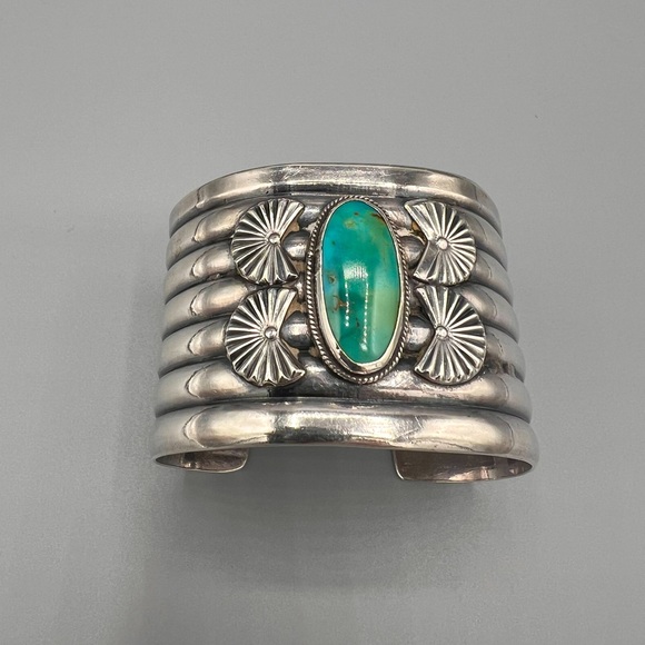 🩵Vintage Navajo Genuine Turquoise and Silver Cuff. 1 3/4 inch wide. 97g TW - Picture 3 of 10